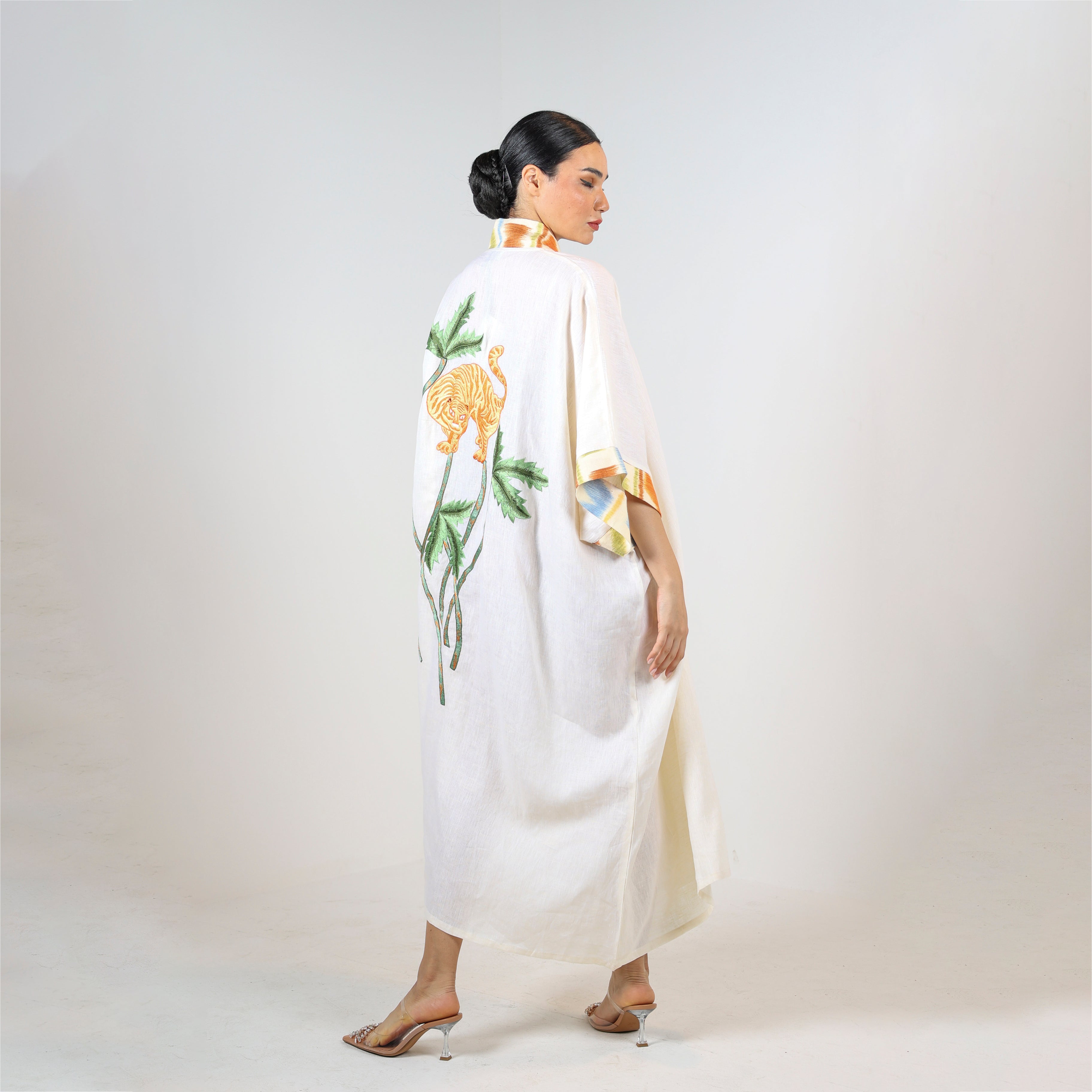 Safari (Ivory)