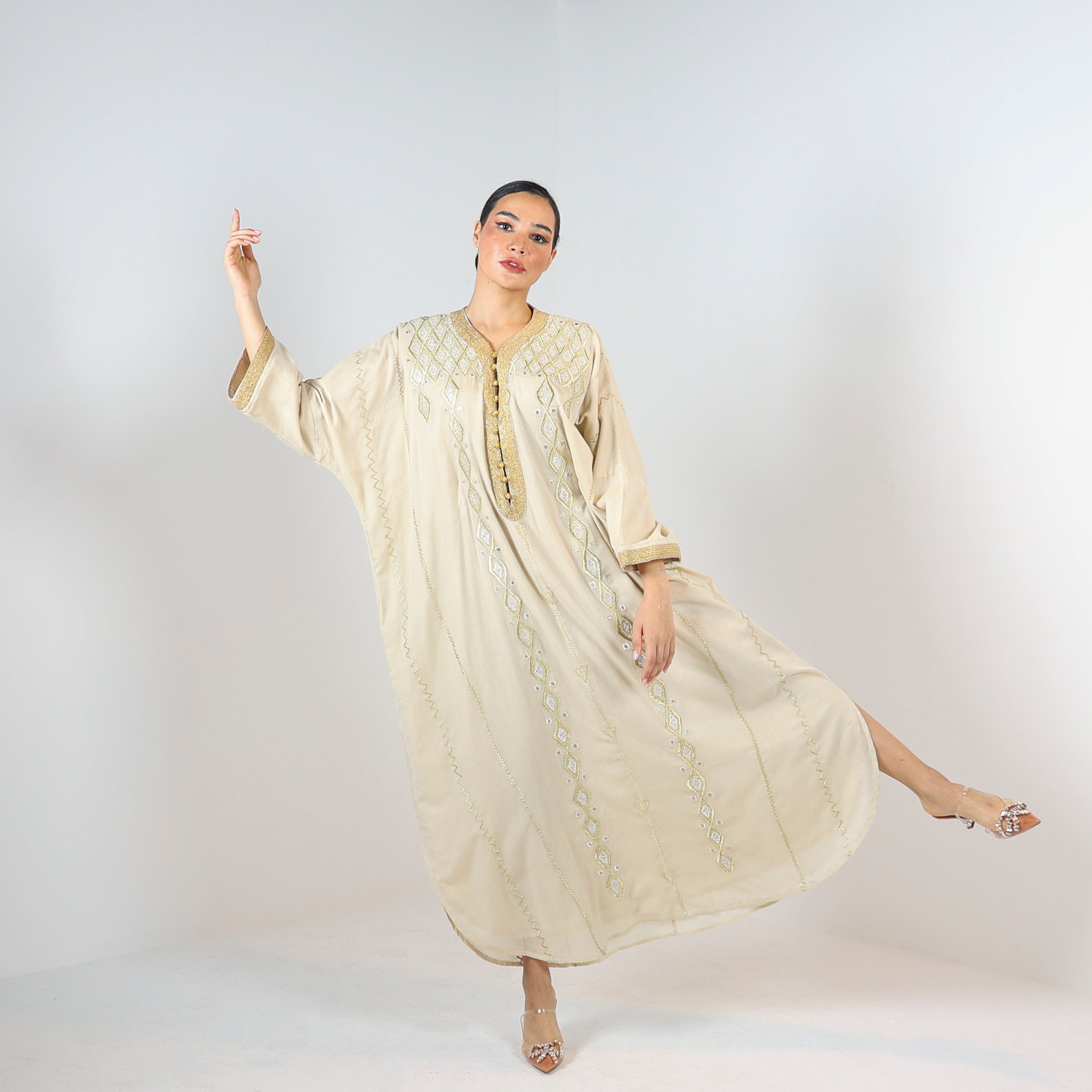 Amira (Off White)