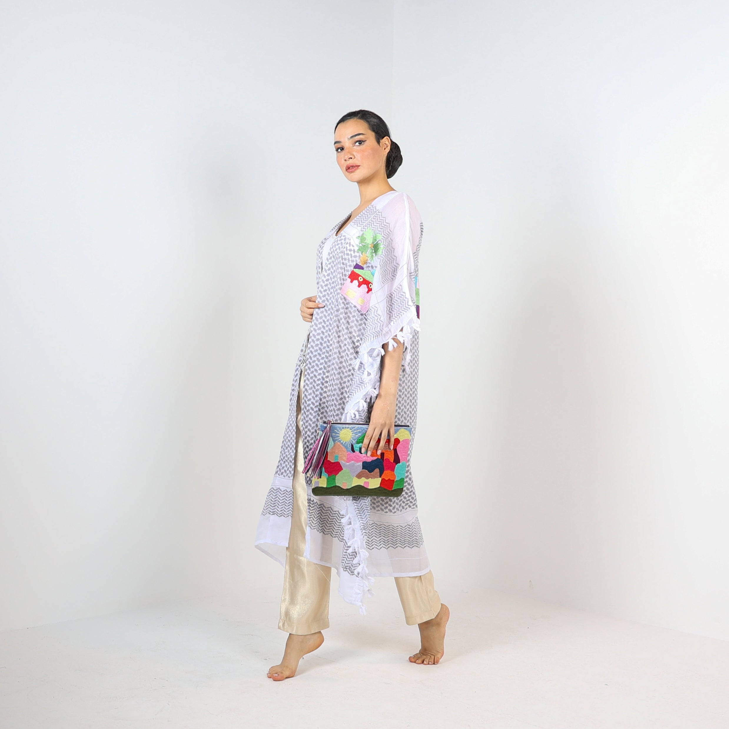 Nesreen (White & Grey)